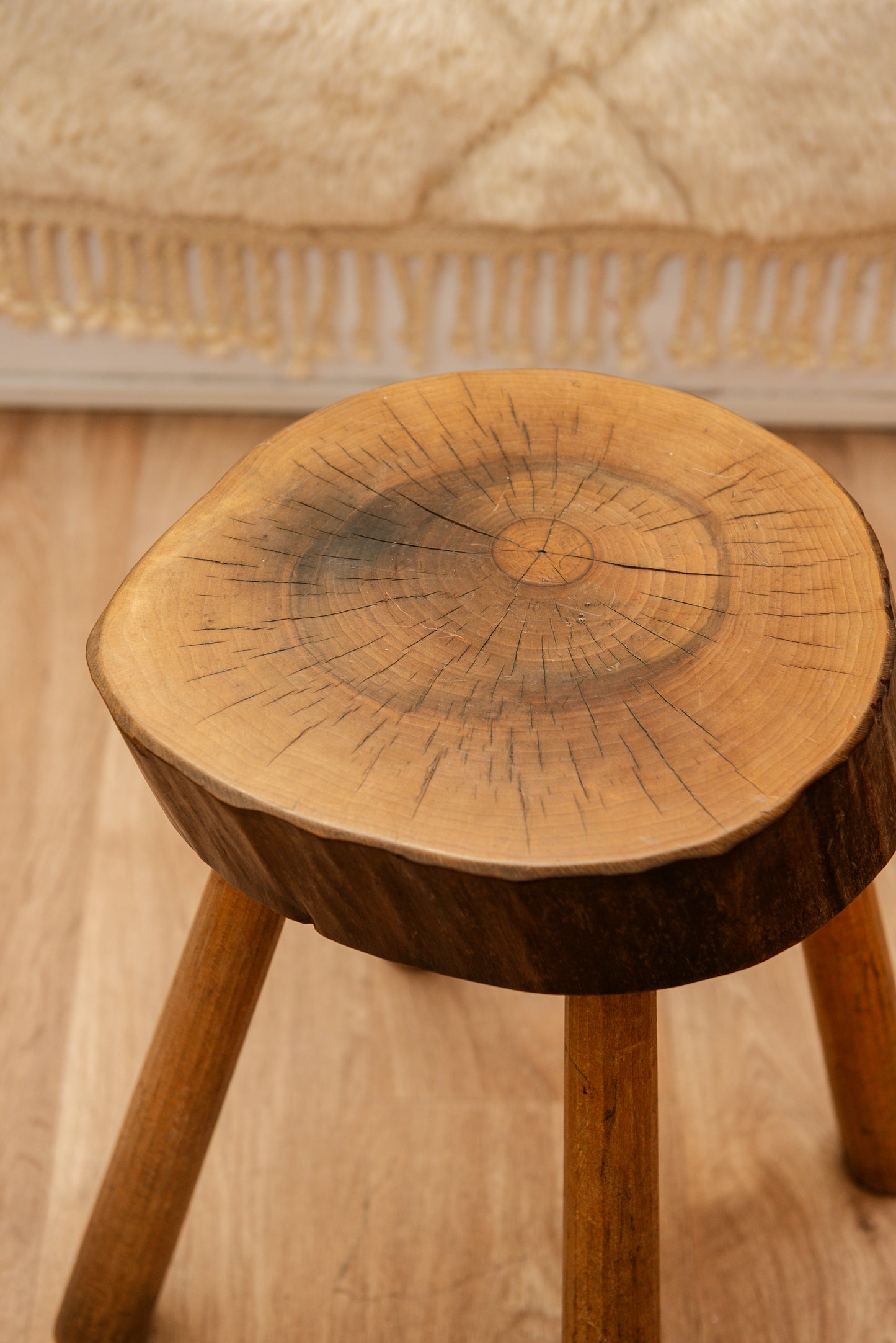 Tabouret bois tripode Barnabé